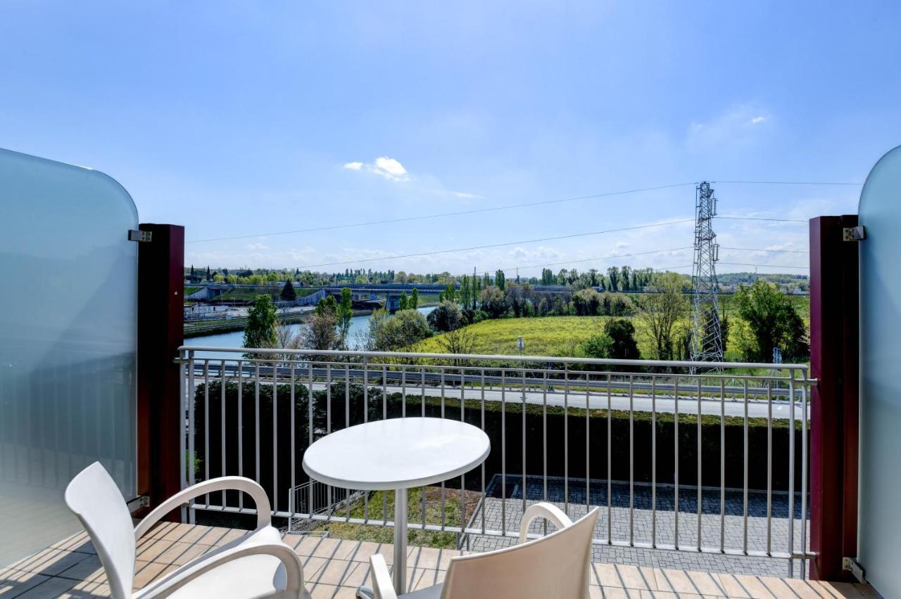 Hotel Rivus Peschiera del Garda Esterno foto