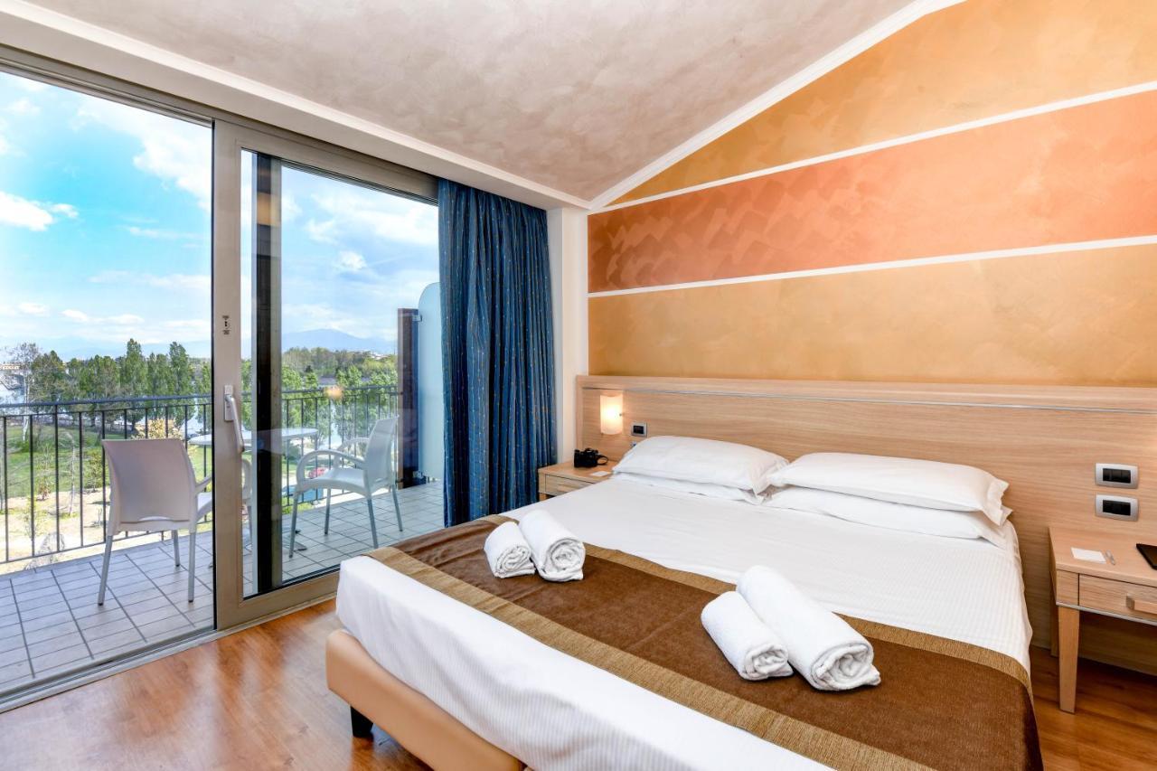 Hotel Rivus Peschiera del Garda Esterno foto