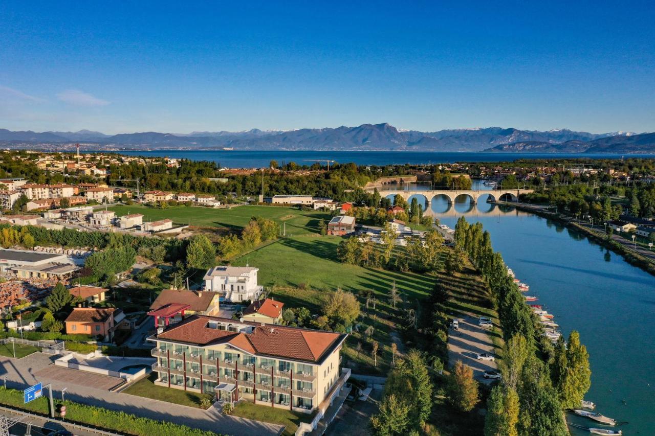 Hotel Rivus Peschiera del Garda Esterno foto