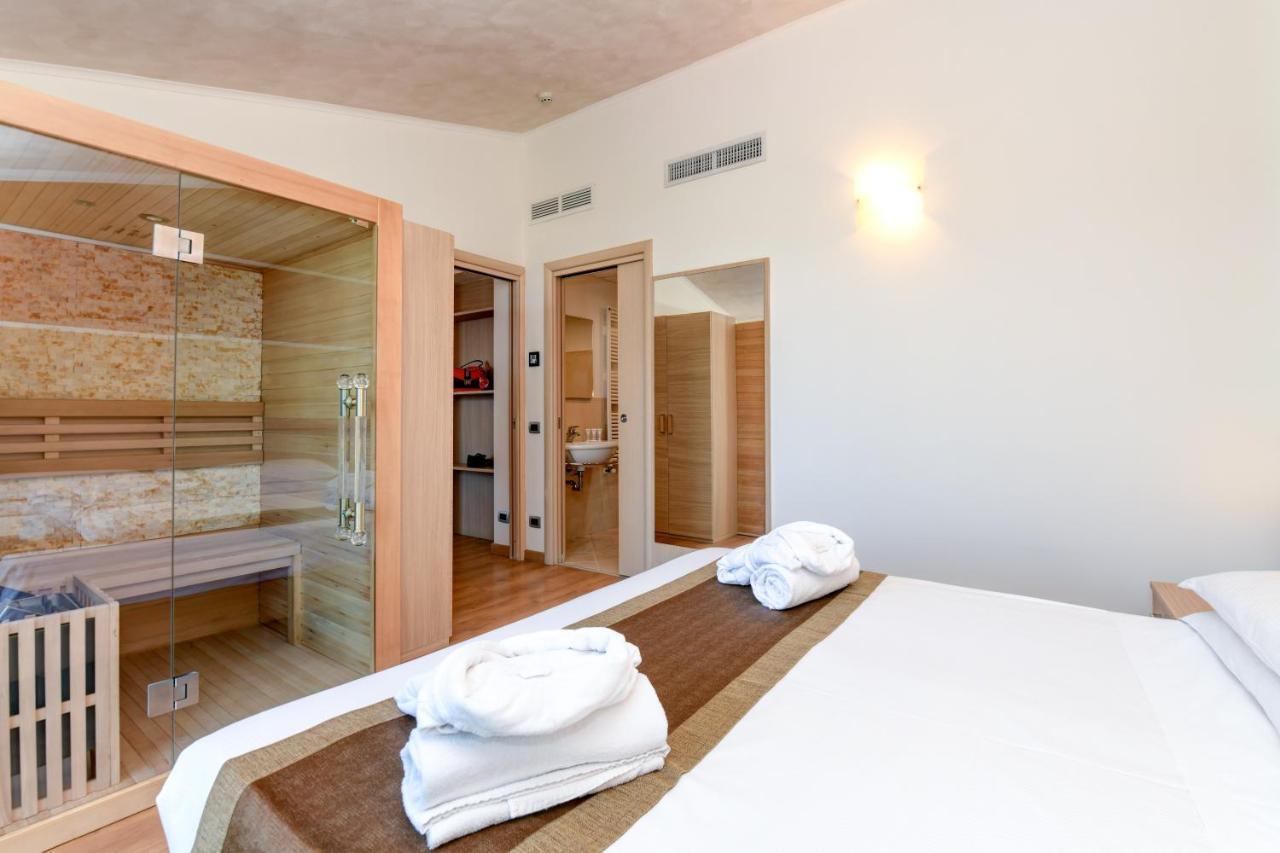 Hotel Rivus Peschiera del Garda Esterno foto
