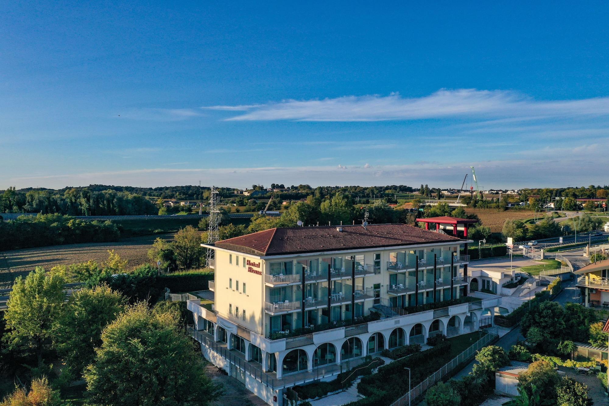 Hotel Rivus Peschiera del Garda Esterno foto