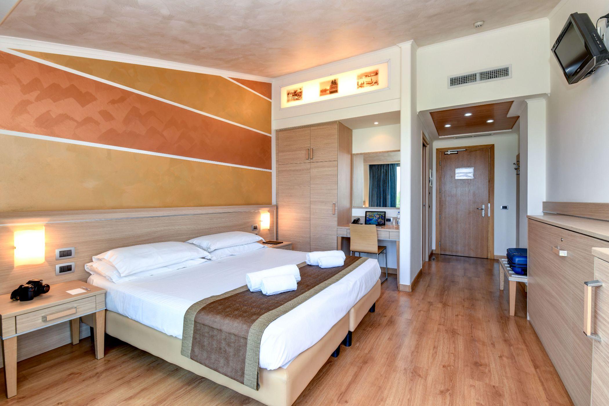 Hotel Rivus Peschiera del Garda Esterno foto