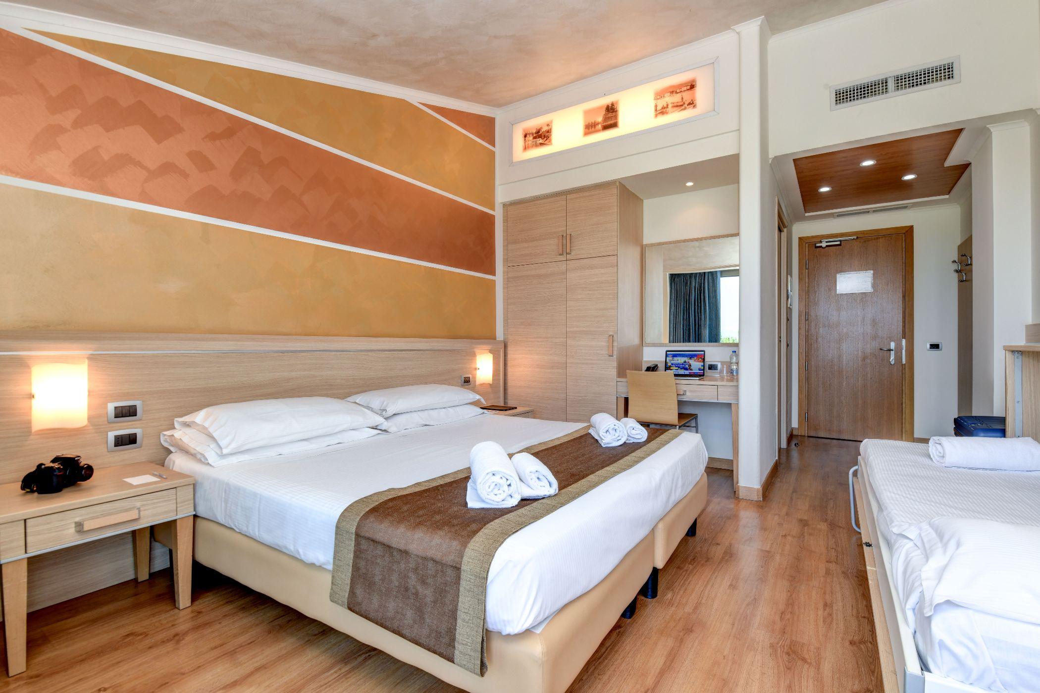 Hotel Rivus Peschiera del Garda Esterno foto