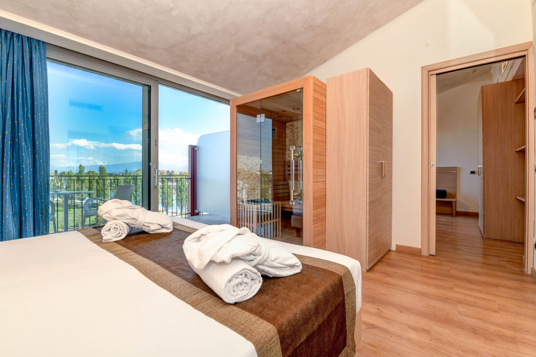 Hotel Rivus Peschiera del Garda Esterno foto
