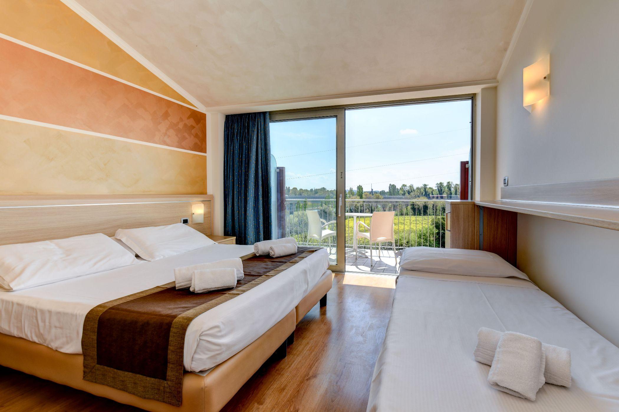 Hotel Rivus Peschiera del Garda Esterno foto