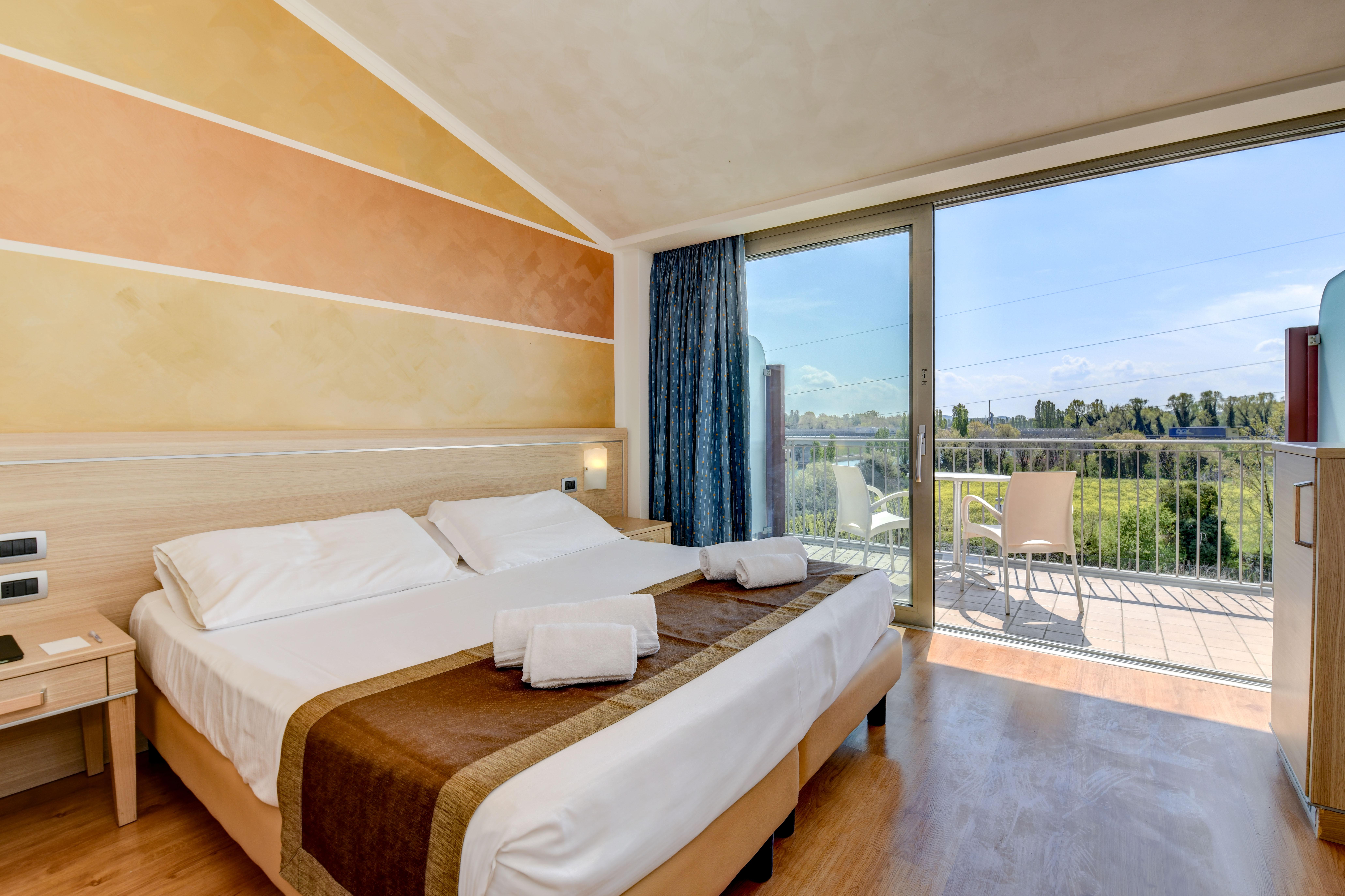 Hotel Rivus Peschiera del Garda Esterno foto