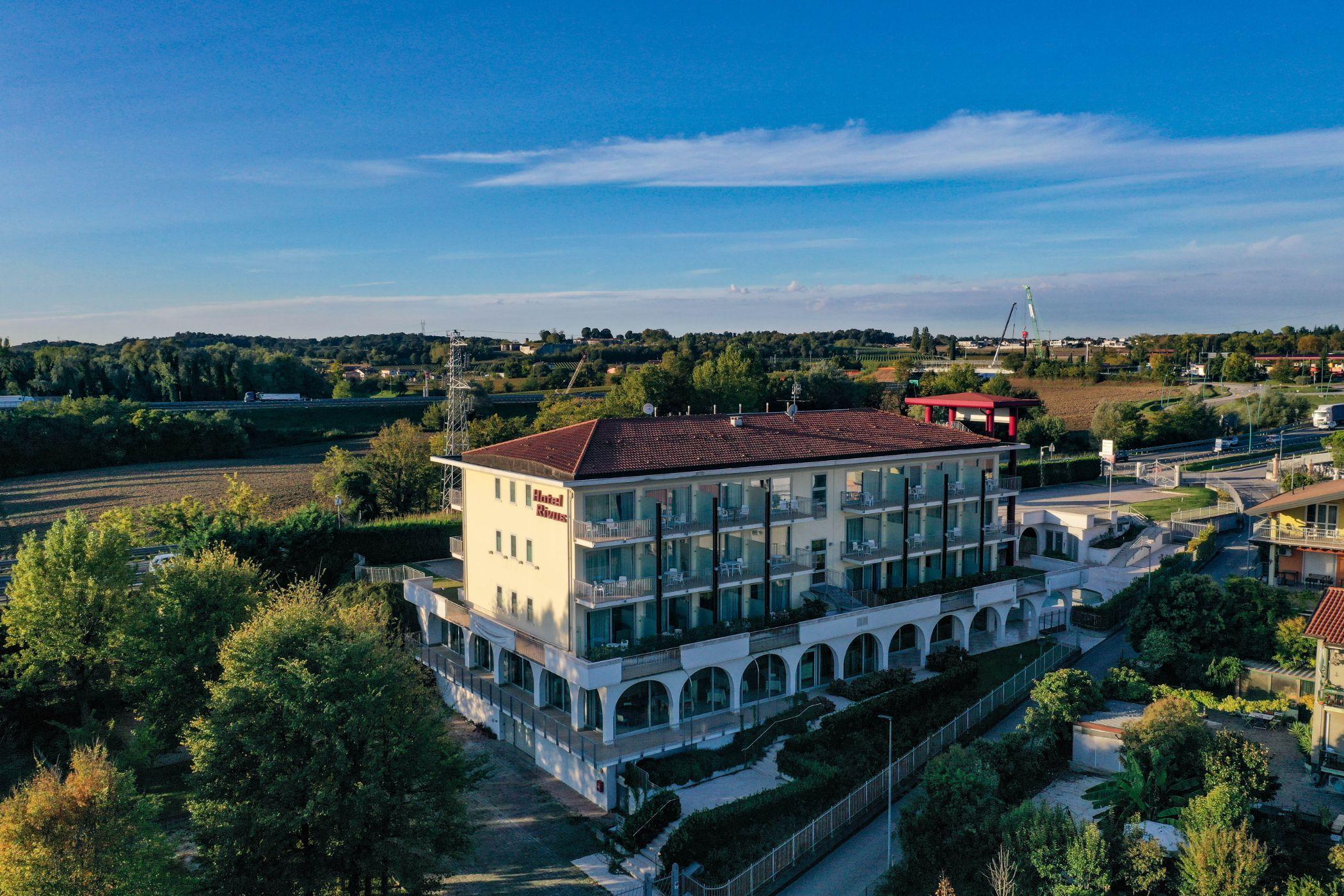 Hotel Rivus Peschiera del Garda Esterno foto