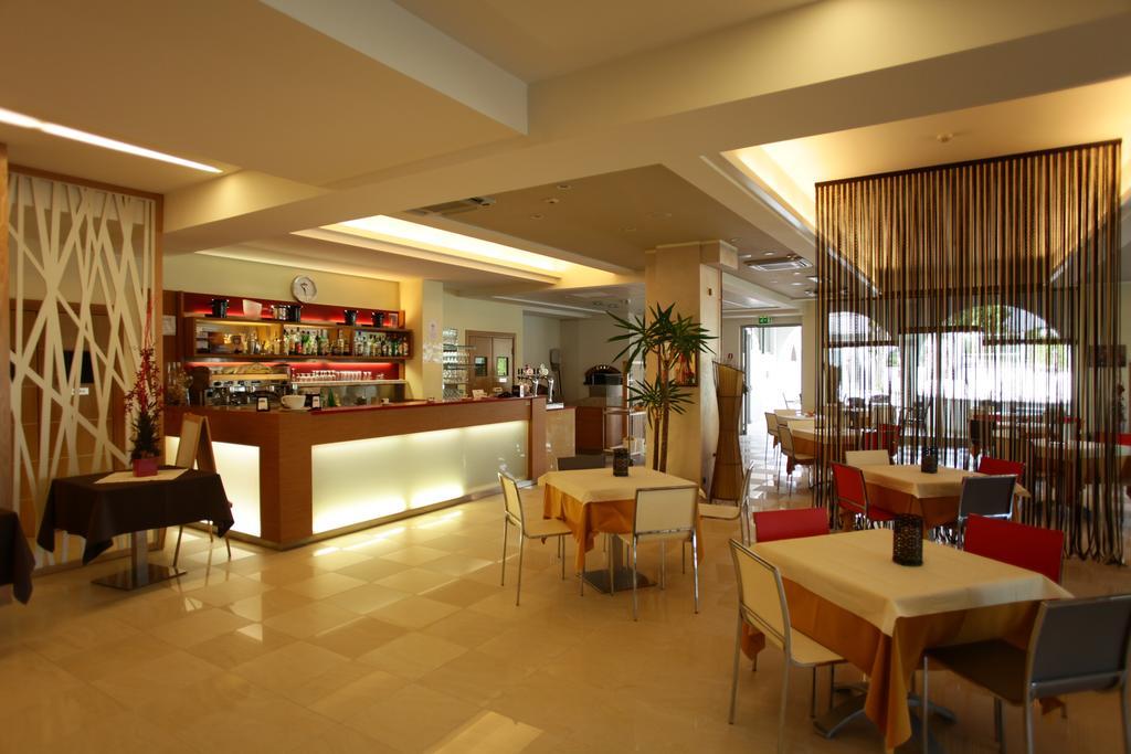Hotel Rivus Peschiera del Garda Esterno foto