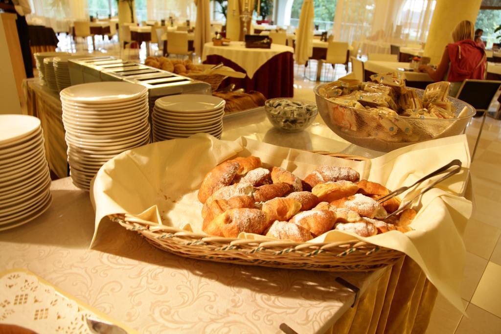 Hotel Rivus Peschiera del Garda Esterno foto