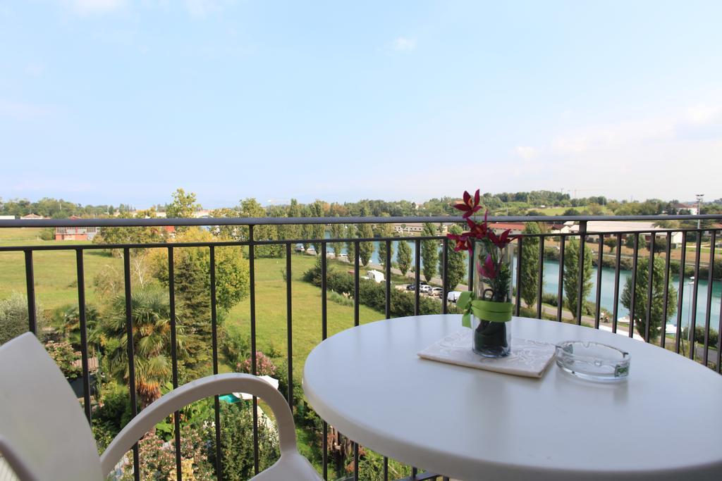 Hotel Rivus Peschiera del Garda Esterno foto